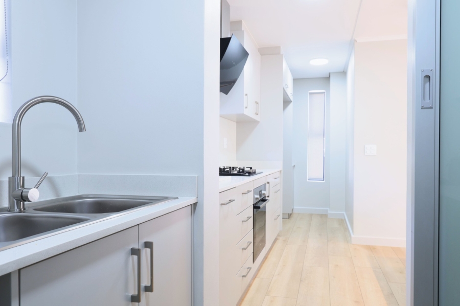 To Let 3 Bedroom Property for Rent in Lemoenkloof Western Cape